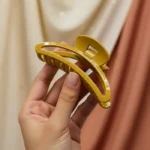 Resilient Designer Claw Clip - Image 3