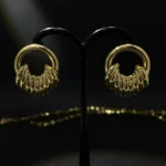 Opulent High-Fashion Marble & Pearl Gala Masterpiece - Image 4