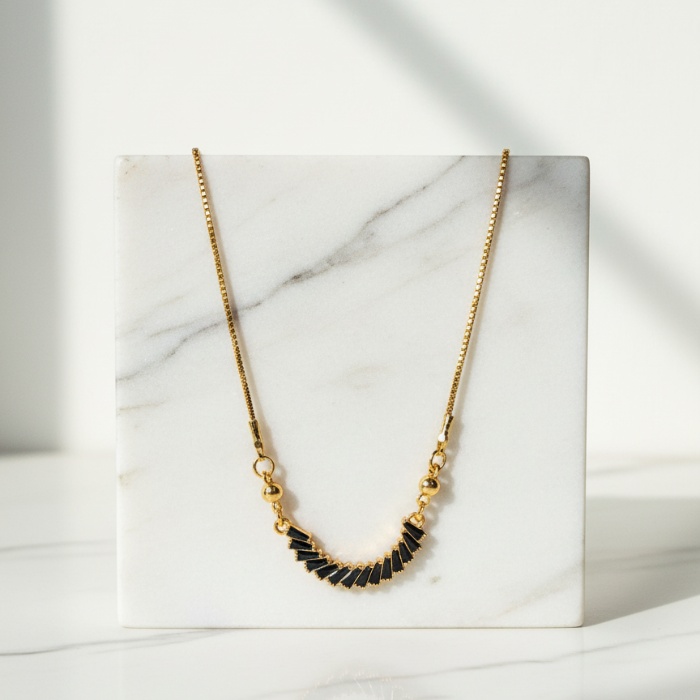 1_shrunk Trendy Black Stone Gold Plated Necklace for Women – Stylish Fashion Jewelry - Image 1